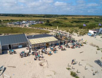 Gemeente zet streep door huisvesting personeel strandtent Mike: “Heb ze keihard nodig”