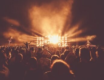 Kane viert 25-jarig jubileum met strandconcert in Scheveningen
